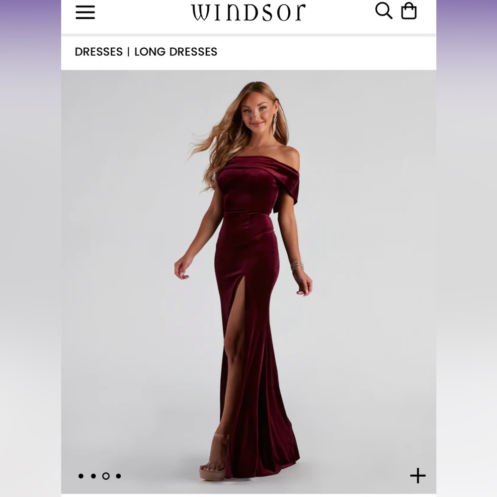 Beautiful off the shoulder velvet Windsor dress size 11